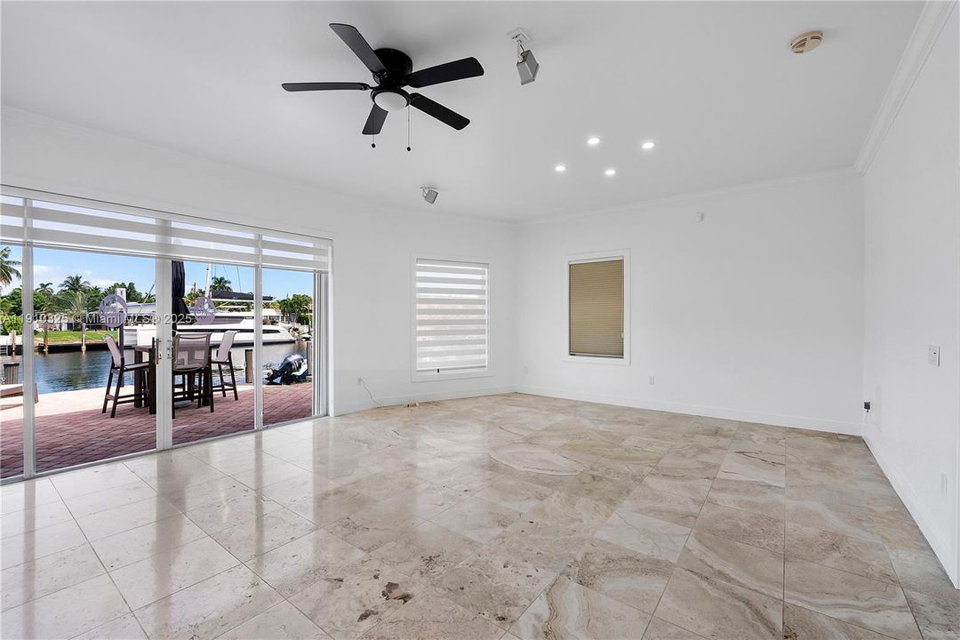 For Sale: $749,000 (2 beds, 2 baths, 1800 Square Feet)