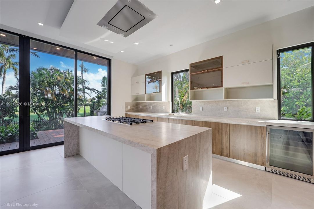 For Sale: $5,950,000 (6 beds, 5 baths, 3559 Square Feet)