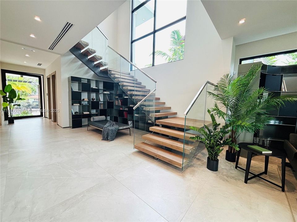 For Sale: $5,950,000 (6 beds, 5 baths, 3559 Square Feet)