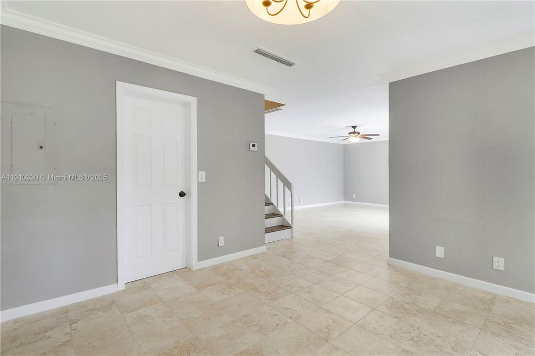 Active With Contract: $368,000 (2 beds, 2 baths, 1320 Square Feet)