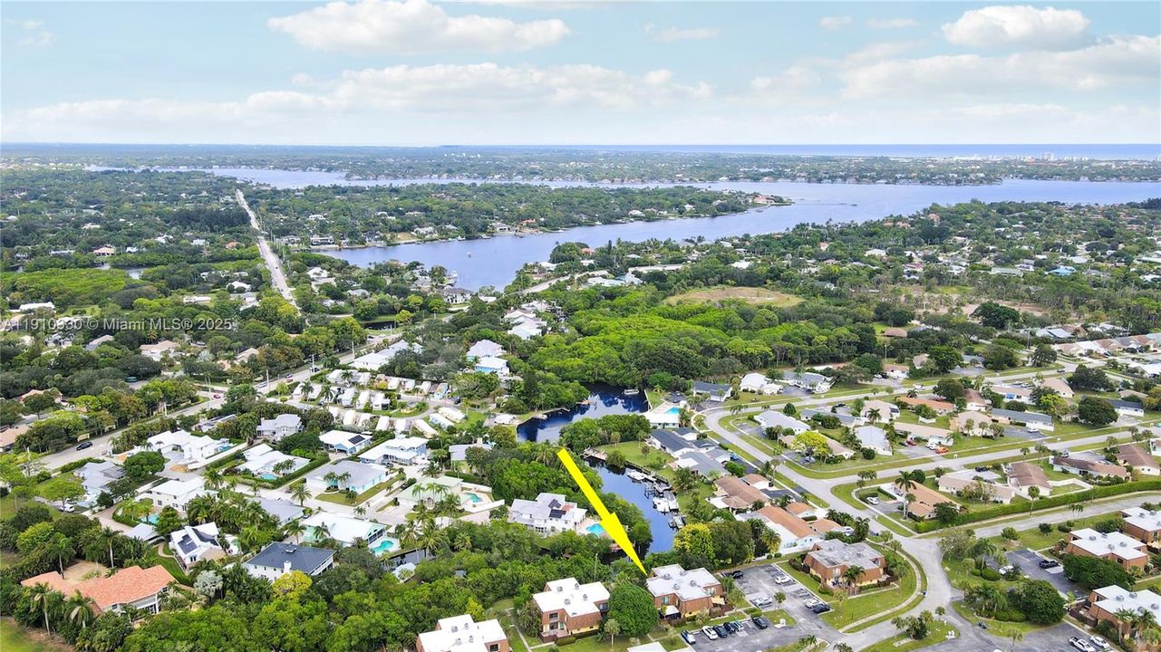 Active With Contract: $368,000 (2 beds, 2 baths, 1320 Square Feet)