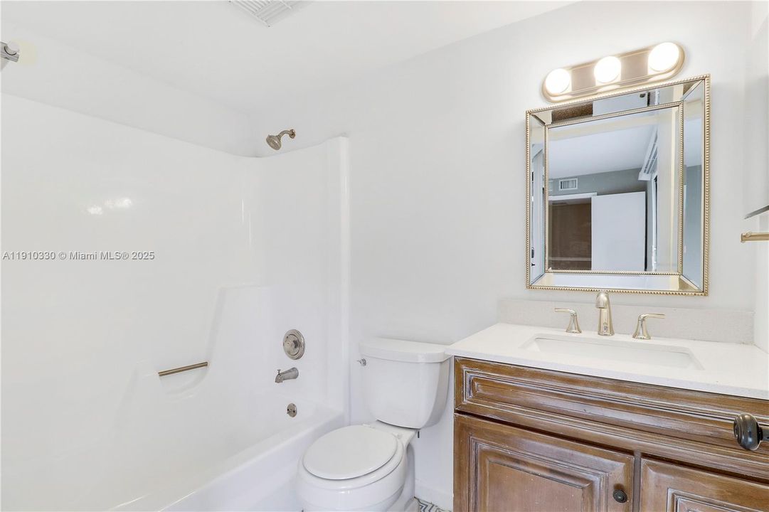 Active With Contract: $368,000 (2 beds, 2 baths, 1320 Square Feet)