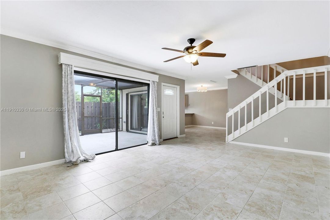 Active With Contract: $368,000 (2 beds, 2 baths, 1320 Square Feet)