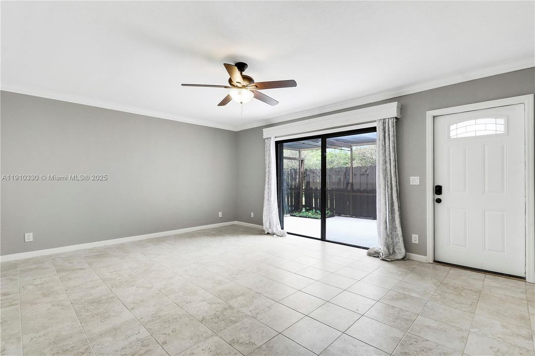 Active With Contract: $368,000 (2 beds, 2 baths, 1320 Square Feet)