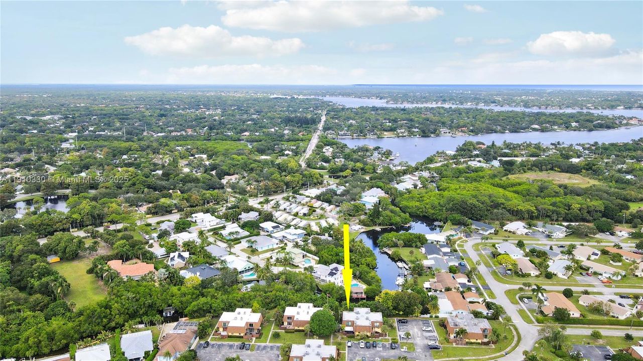 Active With Contract: $368,000 (2 beds, 2 baths, 1320 Square Feet)