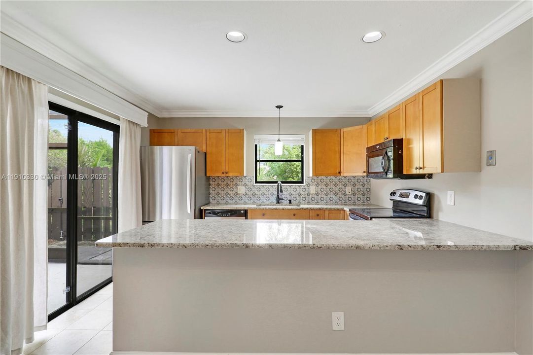 Active With Contract: $368,000 (2 beds, 2 baths, 1320 Square Feet)