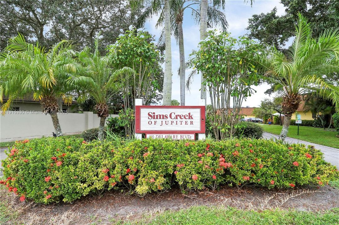 Active With Contract: $368,000 (2 beds, 2 baths, 1320 Square Feet)