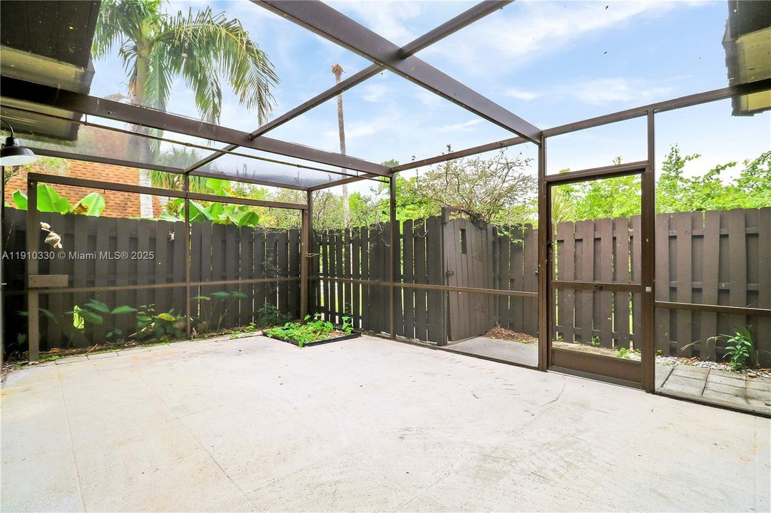 Active With Contract: $368,000 (2 beds, 2 baths, 1320 Square Feet)