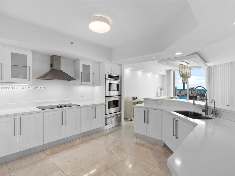 For Sale: $2,049,000 (4 beds, 4 baths, 3524 Square Feet)