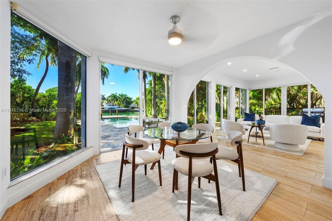 На продажу: $8,750,000 (5 спален, 4 ванн, 4035 Квадратных фут)