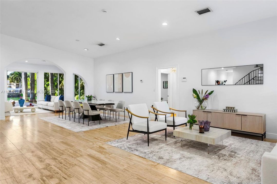 На продажу: $8,750,000 (5 спален, 4 ванн, 4035 Квадратных фут)