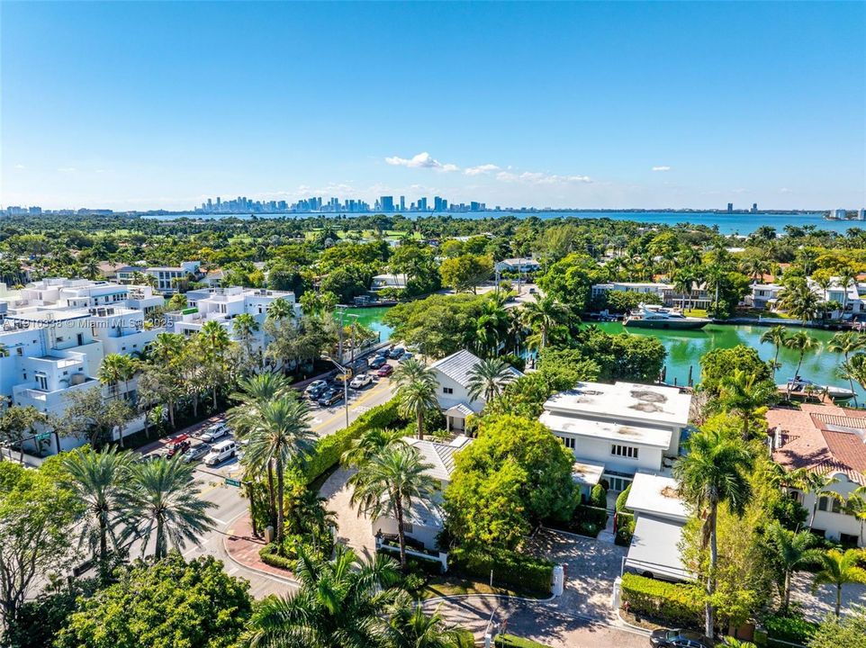 На продажу: $8,750,000 (5 спален, 4 ванн, 4035 Квадратных фут)