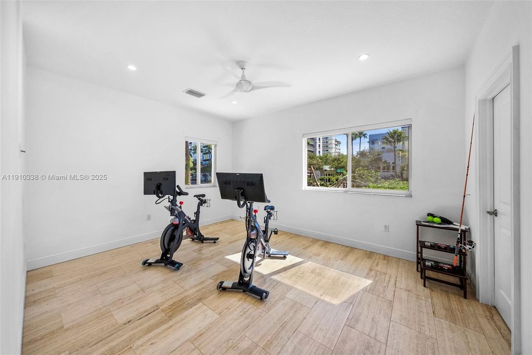 На продажу: $8,750,000 (5 спален, 4 ванн, 4035 Квадратных фут)