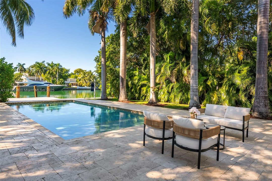 На продажу: $8,750,000 (5 спален, 4 ванн, 4035 Квадратных фут)