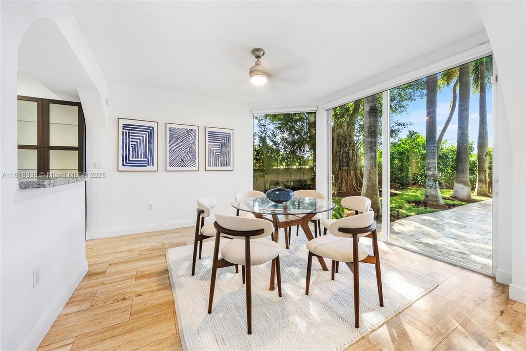 На продажу: $8,750,000 (5 спален, 4 ванн, 4035 Квадратных фут)