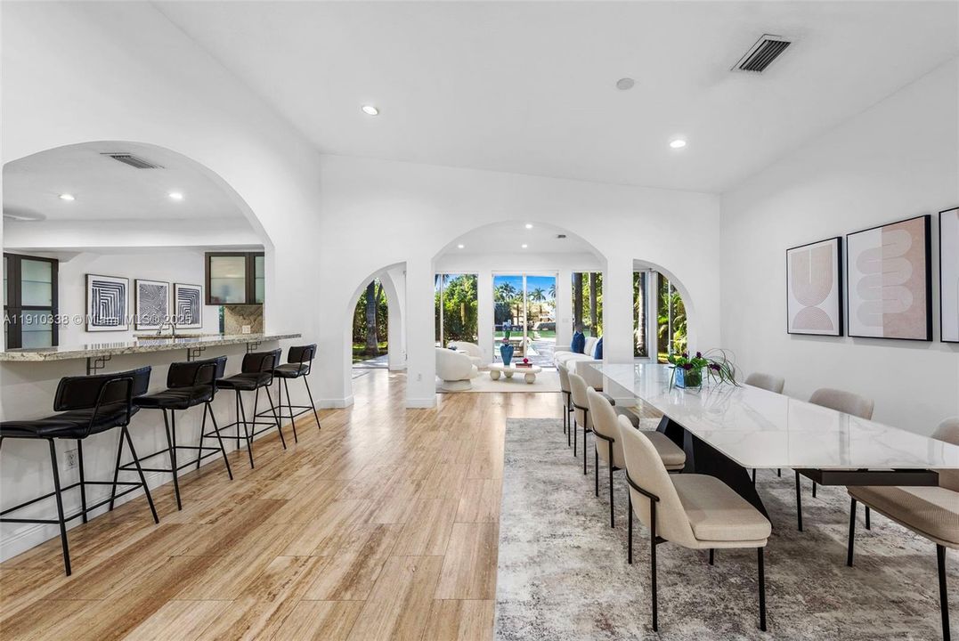 На продажу: $8,750,000 (5 спален, 4 ванн, 4035 Квадратных фут)