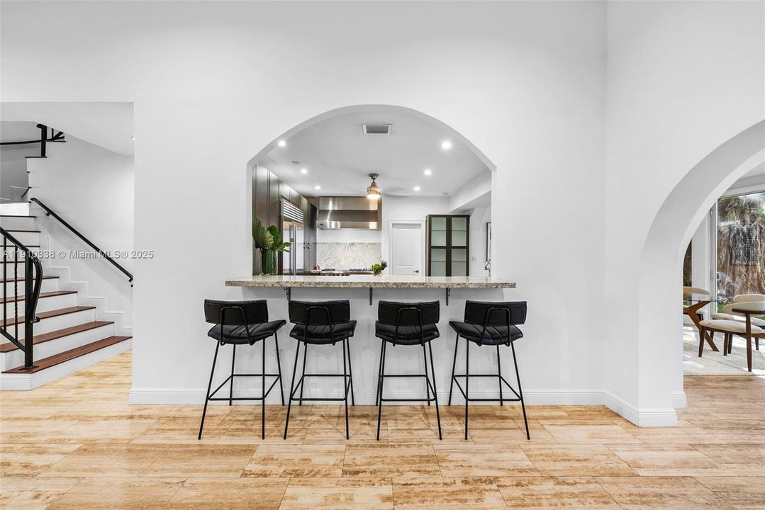 На продажу: $8,750,000 (5 спален, 4 ванн, 4035 Квадратных фут)