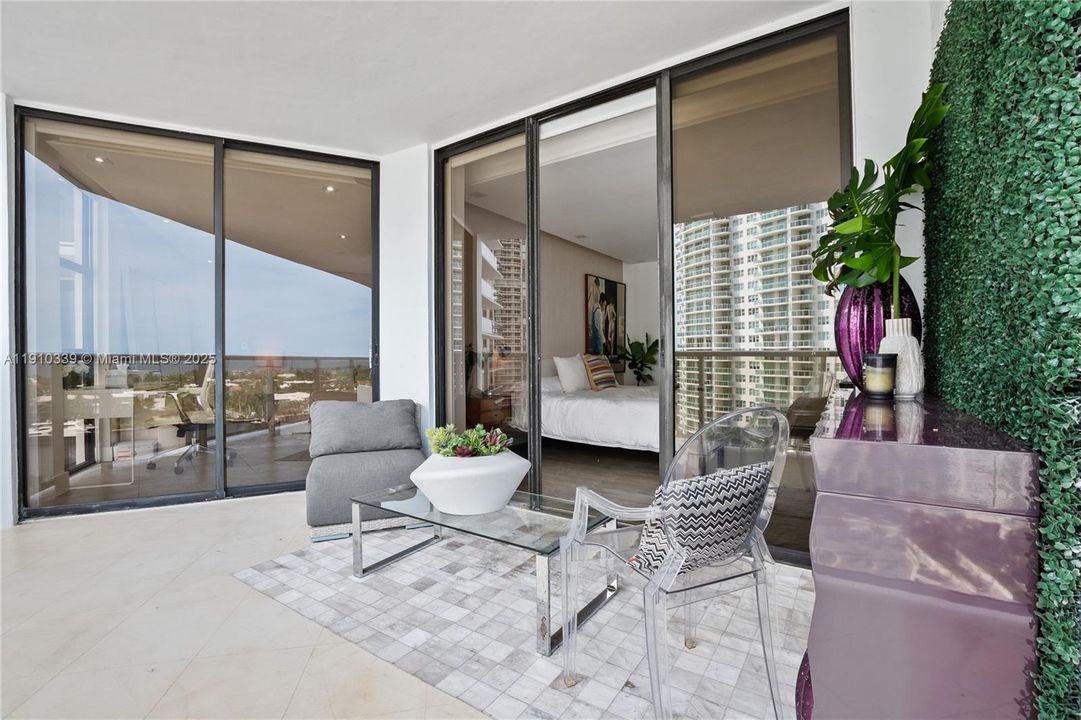 For Sale: $1,800,000 (3 beds, 2 baths, 2080 Square Feet)