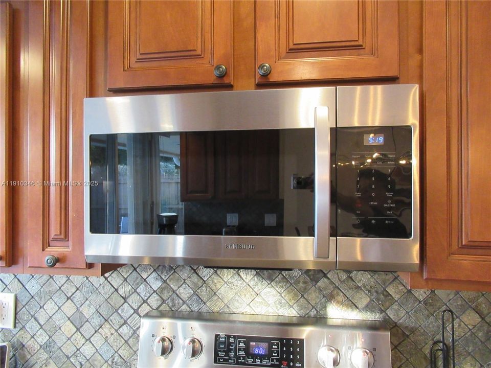 Active With Contract: $4,900 (3 beds, 2 baths, 2000 Square Feet)