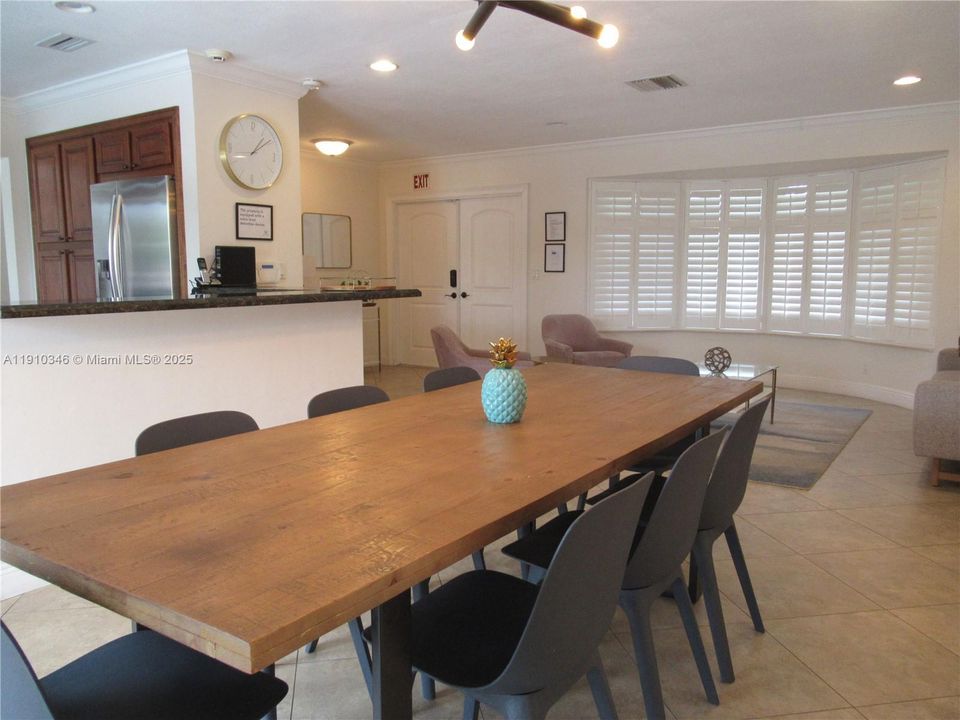 Active With Contract: $4,900 (3 beds, 2 baths, 2000 Square Feet)