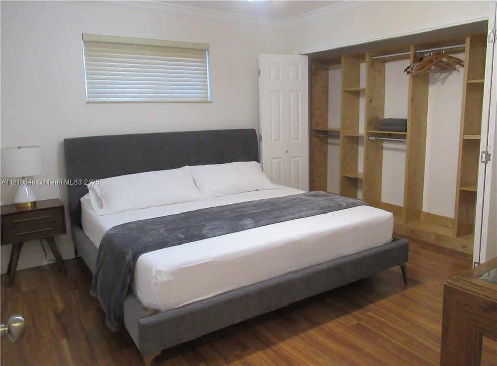 Active With Contract: $4,900 (3 beds, 2 baths, 2000 Square Feet)