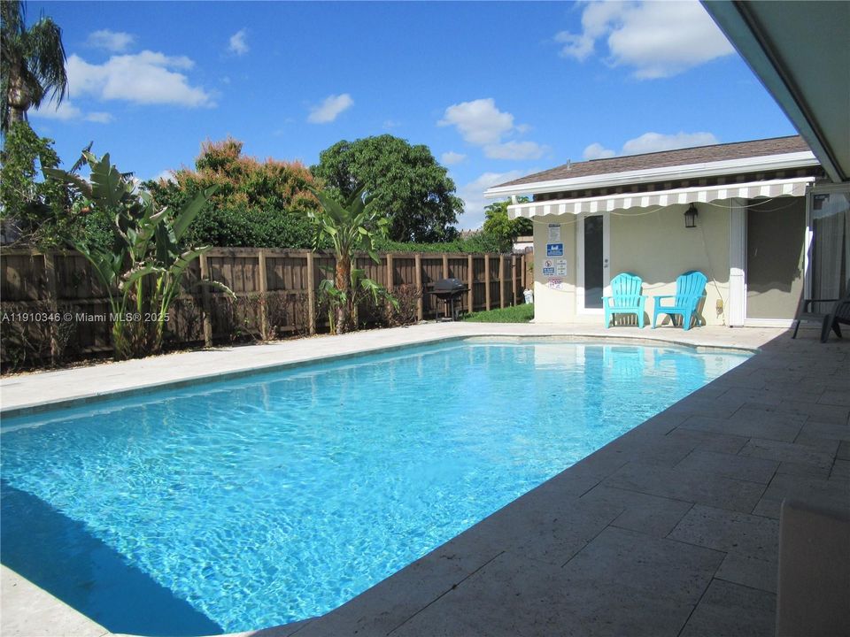 Active With Contract: $4,900 (3 beds, 2 baths, 2000 Square Feet)