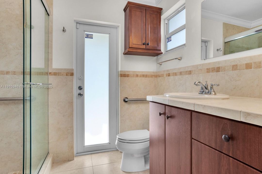 Primary with pool access