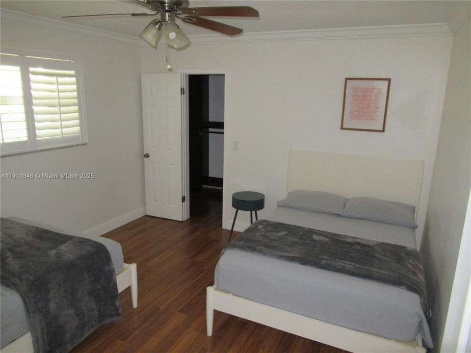 Active With Contract: $4,900 (3 beds, 2 baths, 2000 Square Feet)