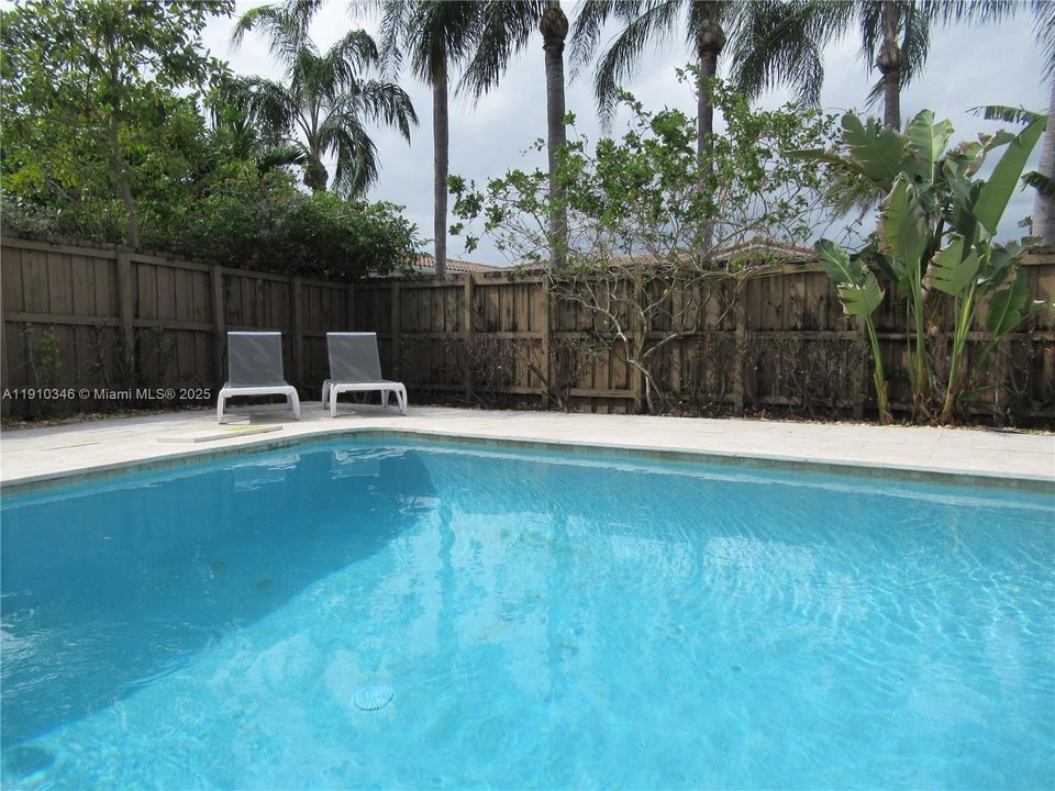 Active With Contract: $4,900 (3 beds, 2 baths, 2000 Square Feet)