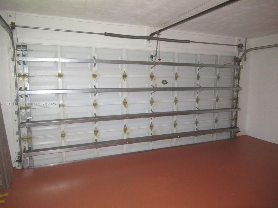 Active With Contract: $4,900 (3 beds, 2 baths, 2000 Square Feet)