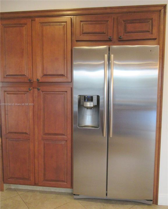 Active With Contract: $4,900 (3 beds, 2 baths, 2000 Square Feet)