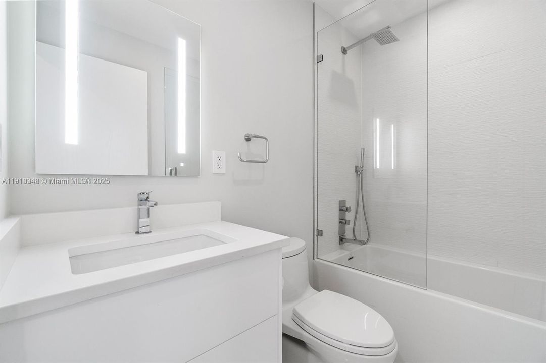 На продажу: $3,850,000 (5 спален, 5 ванн, 3511 Квадратных фут)