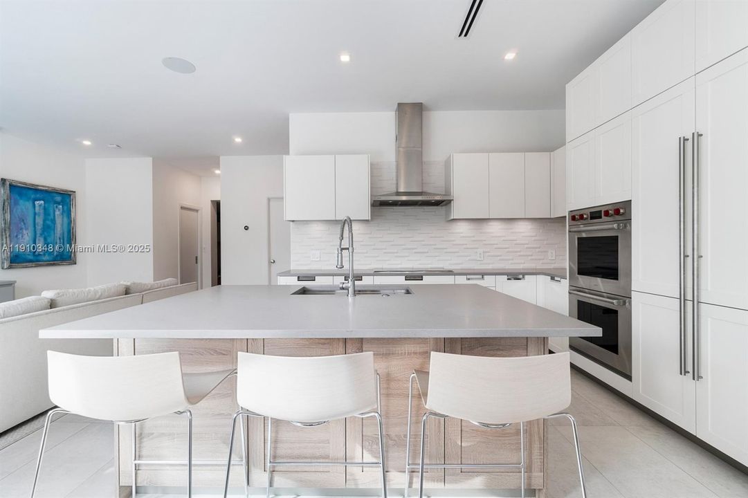 На продажу: $3,850,000 (5 спален, 5 ванн, 3511 Квадратных фут)