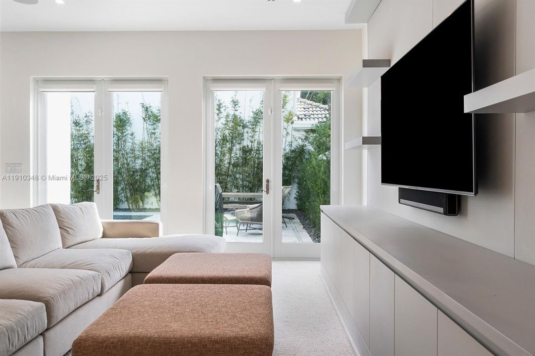 На продажу: $3,850,000 (5 спален, 5 ванн, 3511 Квадратных фут)