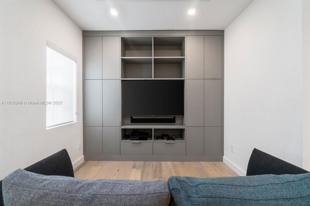 На продажу: $3,850,000 (5 спален, 5 ванн, 3511 Квадратных фут)