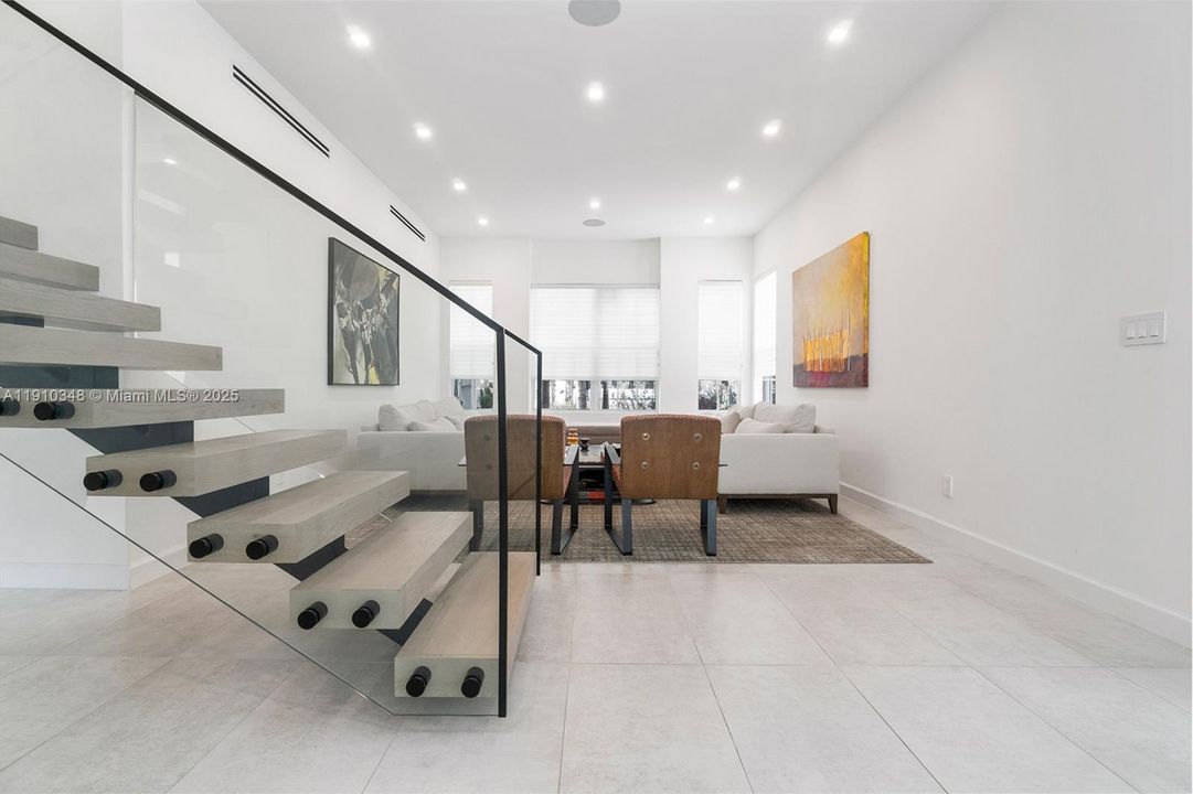 На продажу: $3,850,000 (5 спален, 5 ванн, 3511 Квадратных фут)