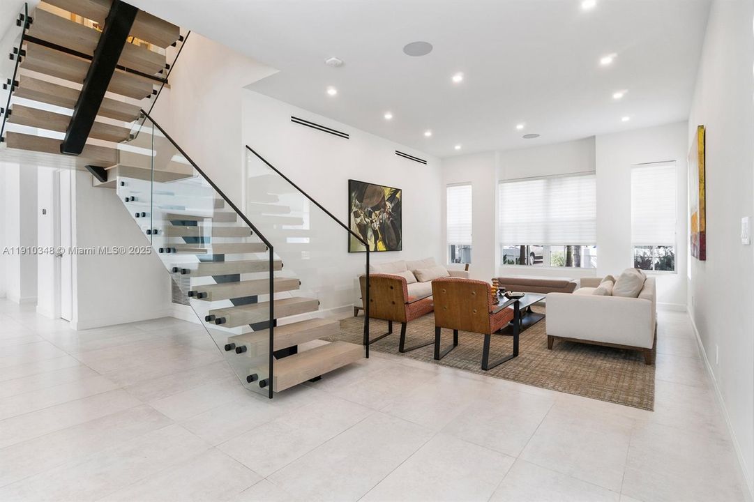 На продажу: $3,850,000 (5 спален, 5 ванн, 3511 Квадратных фут)