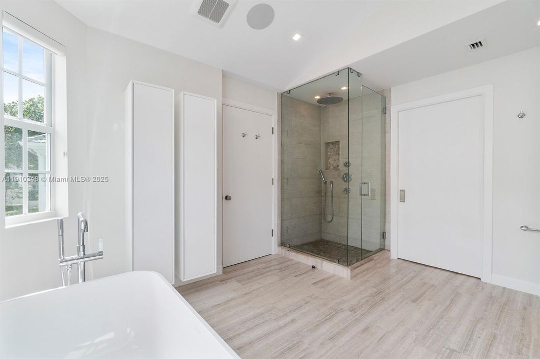 На продажу: $3,850,000 (5 спален, 5 ванн, 3511 Квадратных фут)