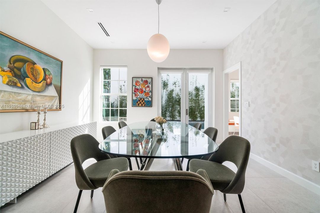 На продажу: $3,850,000 (5 спален, 5 ванн, 3511 Квадратных фут)