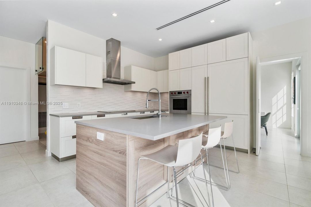 На продажу: $3,850,000 (5 спален, 5 ванн, 3511 Квадратных фут)