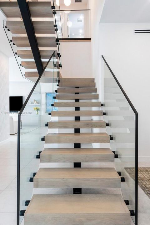 На продажу: $3,850,000 (5 спален, 5 ванн, 3511 Квадратных фут)