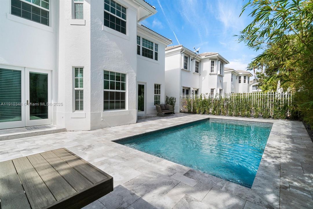 На продажу: $3,850,000 (5 спален, 5 ванн, 3511 Квадратных фут)