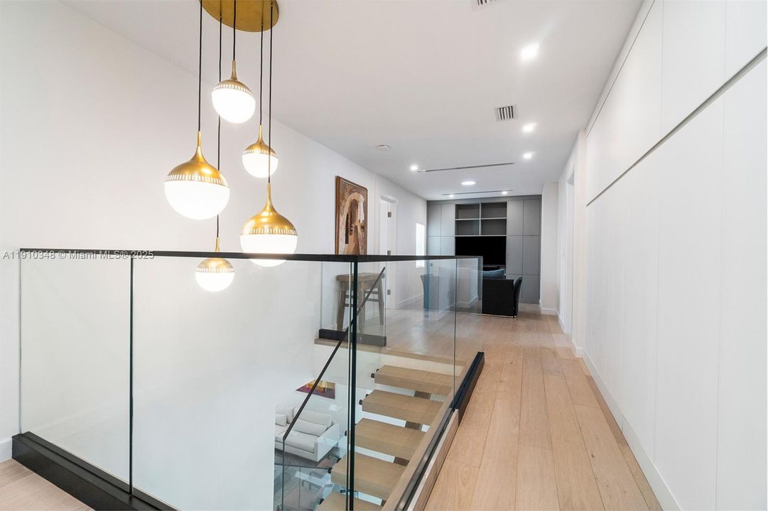 На продажу: $3,850,000 (5 спален, 5 ванн, 3511 Квадратных фут)