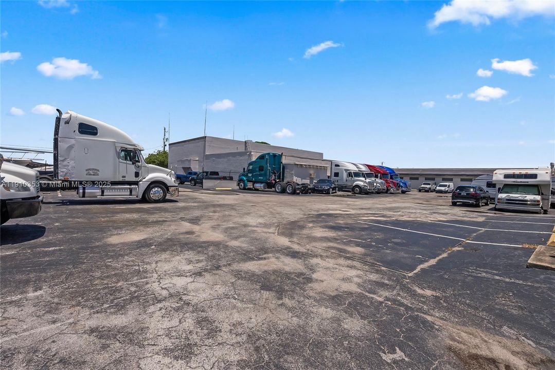 For Rent: $6,175 (0 beds, 0 baths, 0 Square Feet)