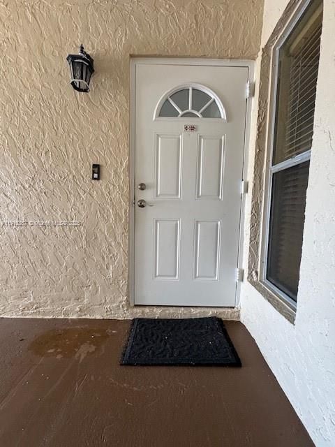 Recently Rented: $2,300 (2 beds, 2 baths, 1050 Square Feet)