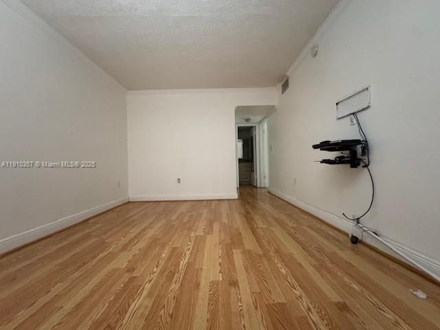 Recently Rented: $2,300 (2 beds, 2 baths, 1050 Square Feet)
