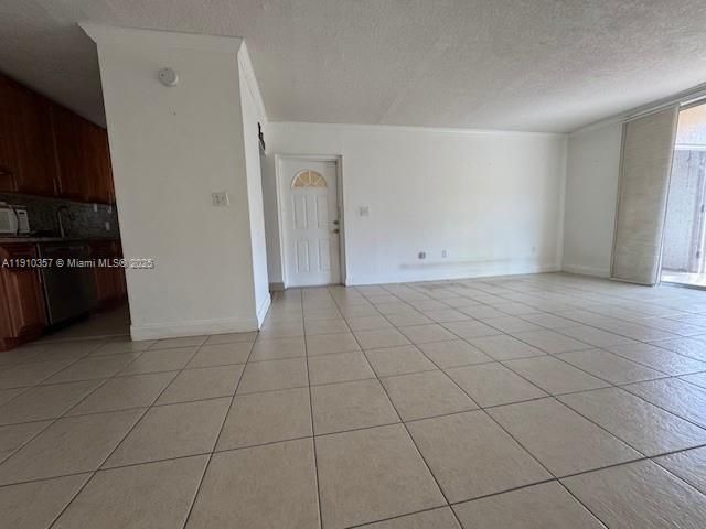 Recently Rented: $2,300 (2 beds, 2 baths, 1050 Square Feet)