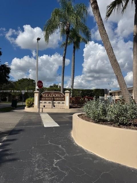 Recently Rented: $2,300 (2 beds, 2 baths, 1050 Square Feet)