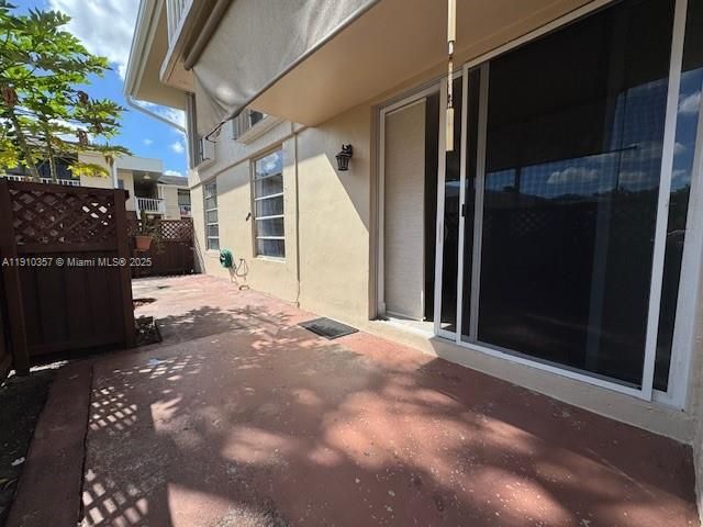 Recently Rented: $2,300 (2 beds, 2 baths, 1050 Square Feet)