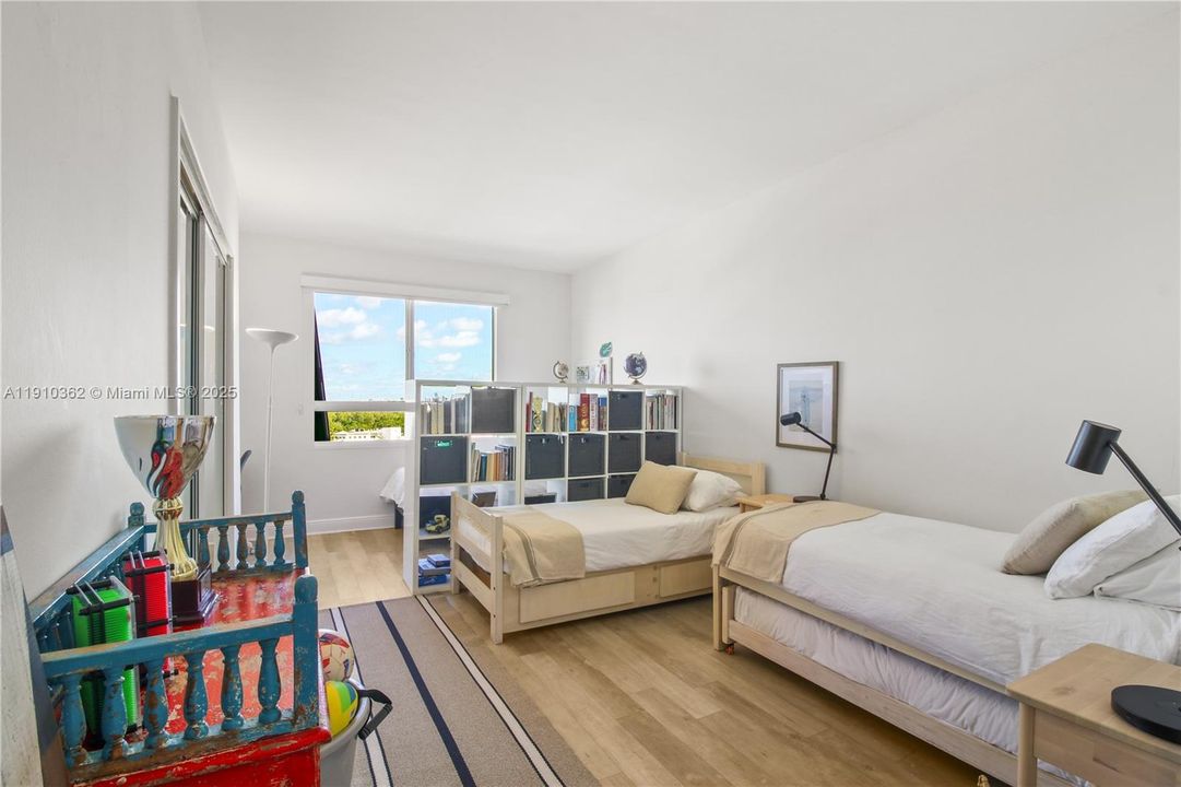 待售: $2,900,300 (3 贝兹, 3 浴室, 2328 平方英尺)